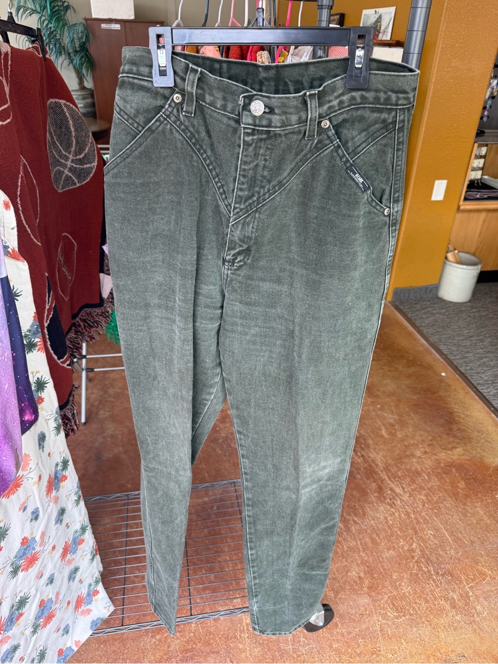 High-Rise Women's Jeans in Olive Green - Classic Slim Fit